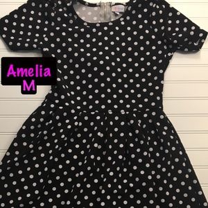 EUC Medium Amelia - black and white polka dots